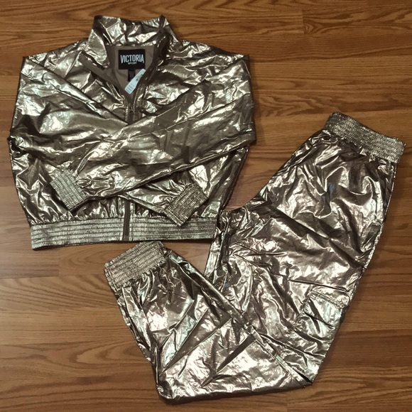 (50% off MSRP) - VS Sports/Active Apparel - Picture 1 of 9